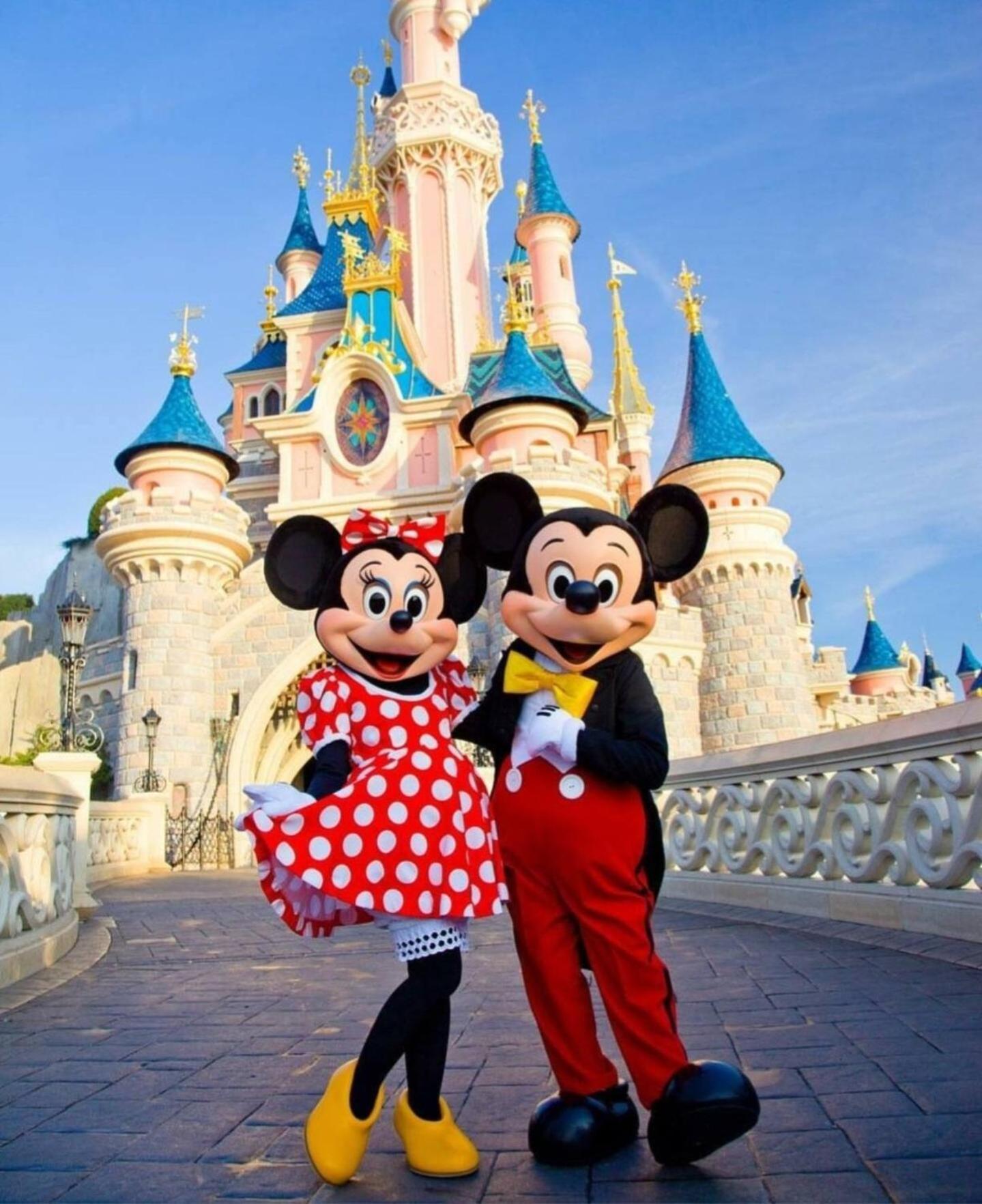 Maison Paris, Vallee Village, Disney & Asterix Шел Екстериор снимка